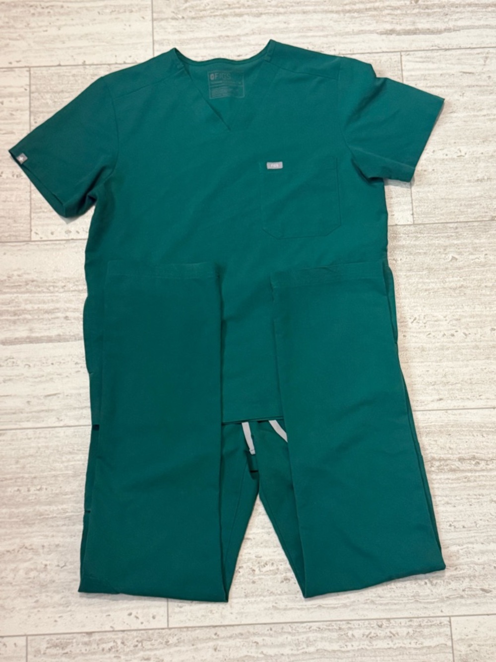 FIGS Scrub Set M Women’s Green Technical Collection Top & Pants